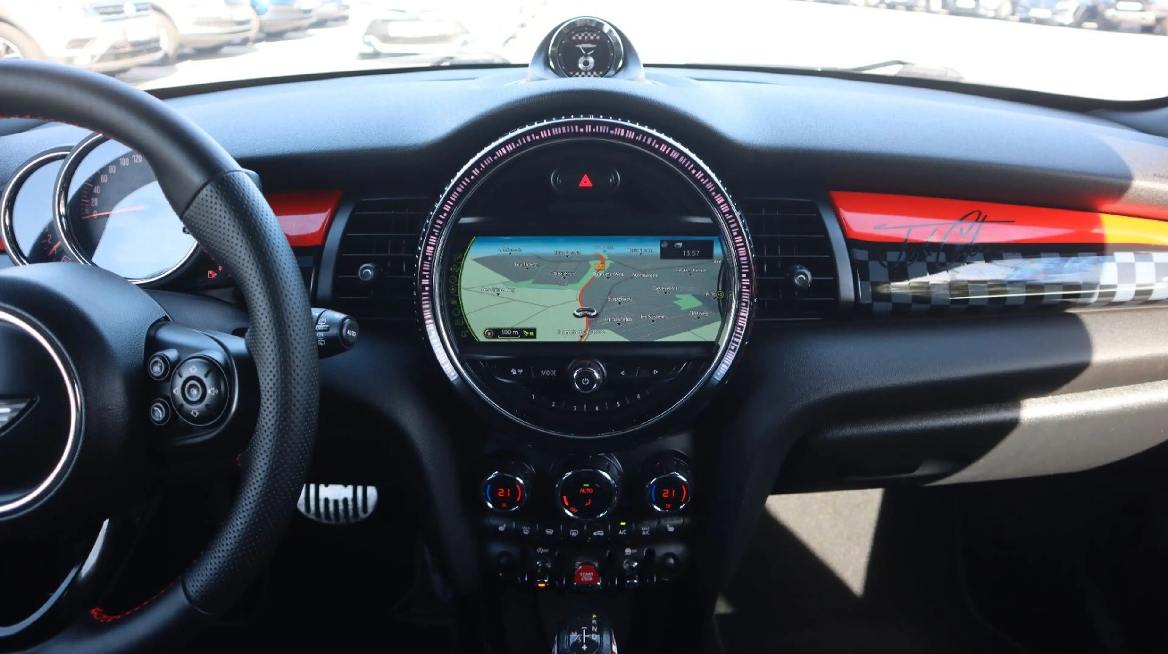 MINI Cooper S JCW Kamera LED Navi PDC Ambiente SitzHz — photo 13