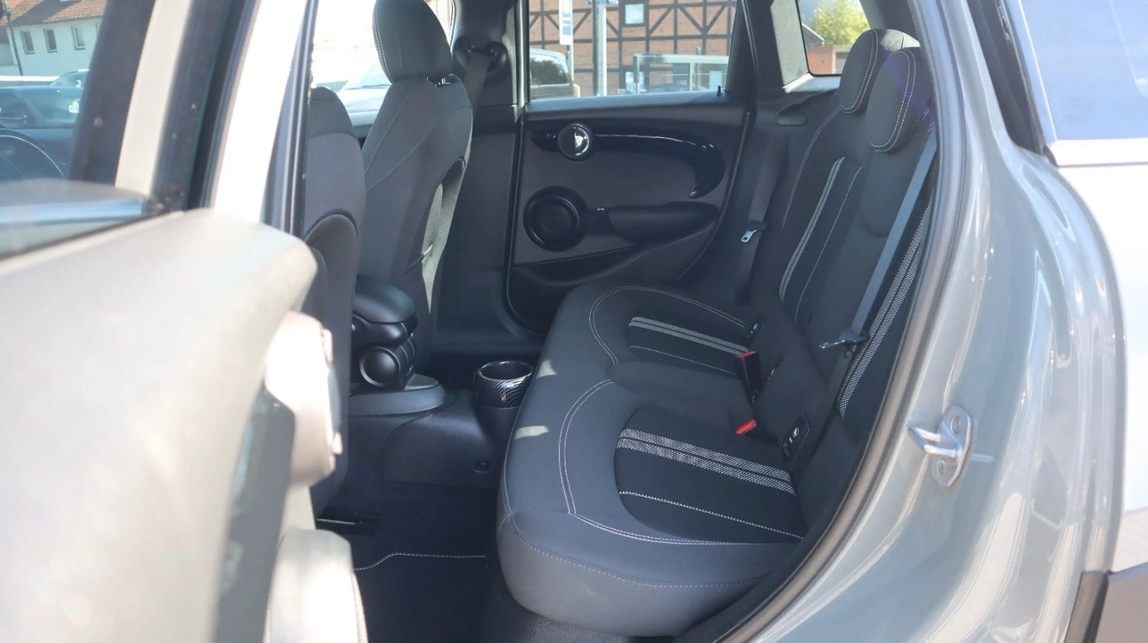 MINI Cooper S JCW Kamera LED Navi PDC Ambiente SitzHz — photo 14