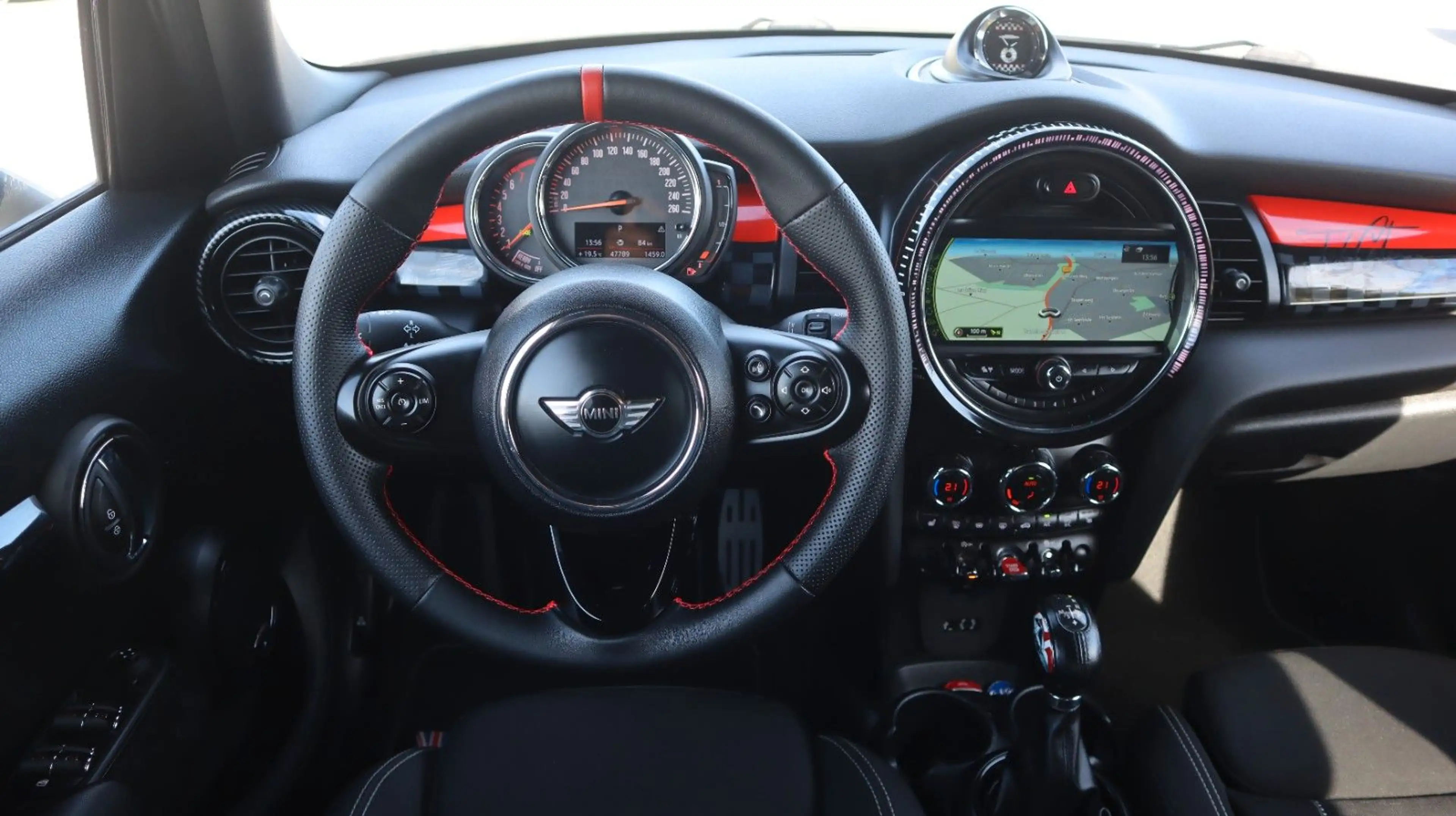 MINI Cooper S JCW Kamera LED Navi PDC Ambiente SitzHz — photo 12