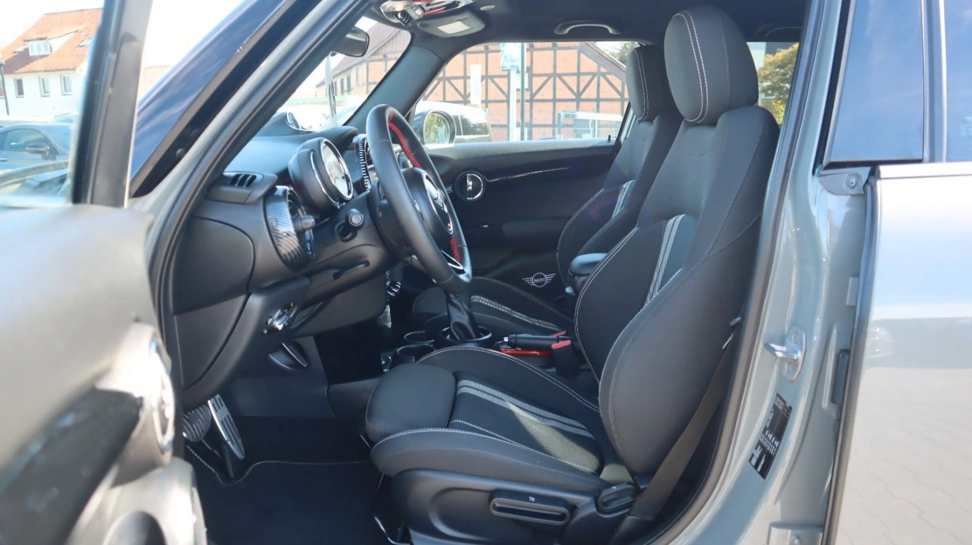 MINI Cooper S JCW Kamera LED Navi PDC Ambiente SitzHz — photo 9
