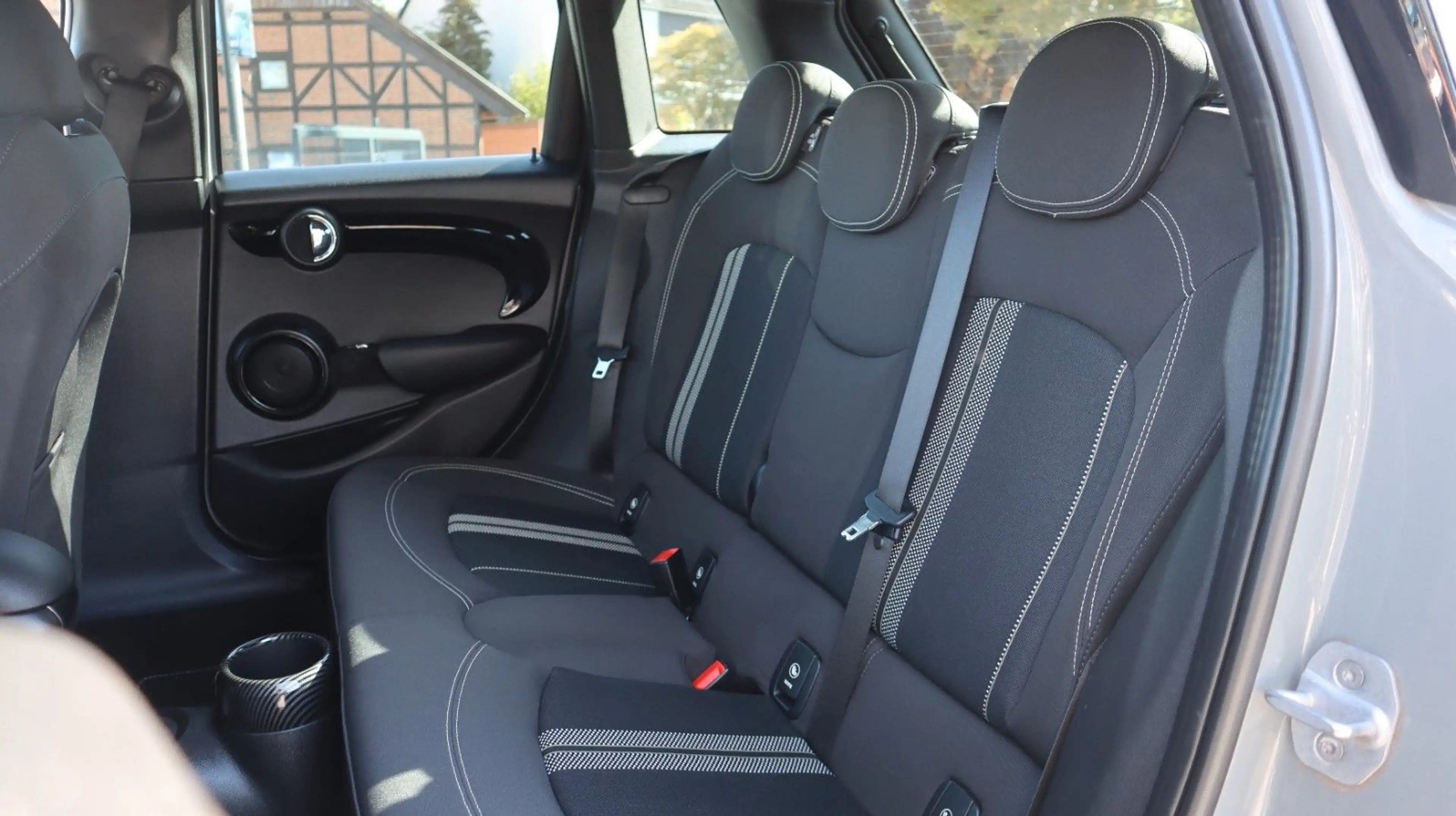 MINI Cooper S JCW Kamera LED Navi PDC Ambiente SitzHz — photo 15