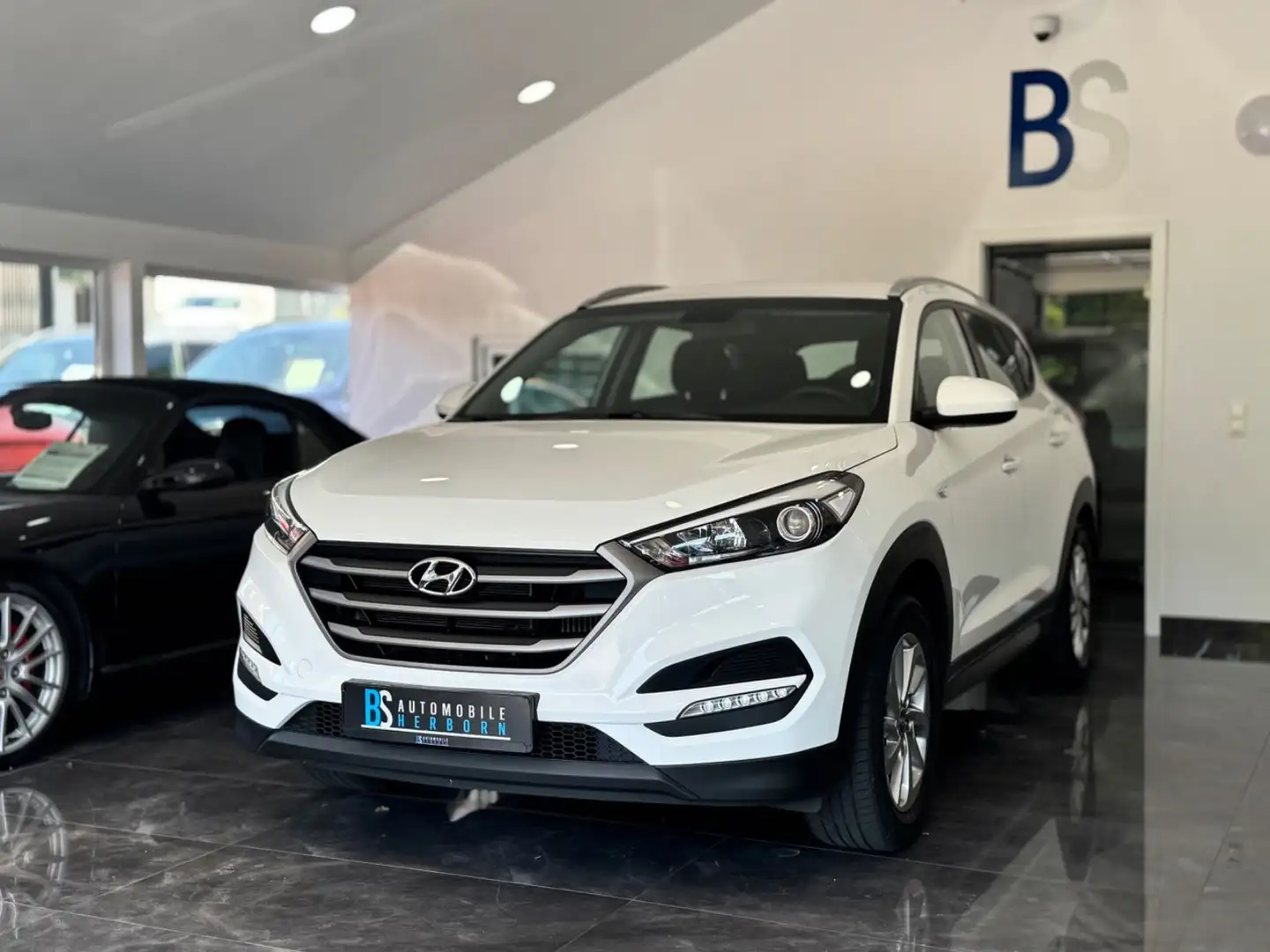 Hyundai TUCSON Trend 2WD/1.Hand/AHK/Navi/Kamera Blanco - 2