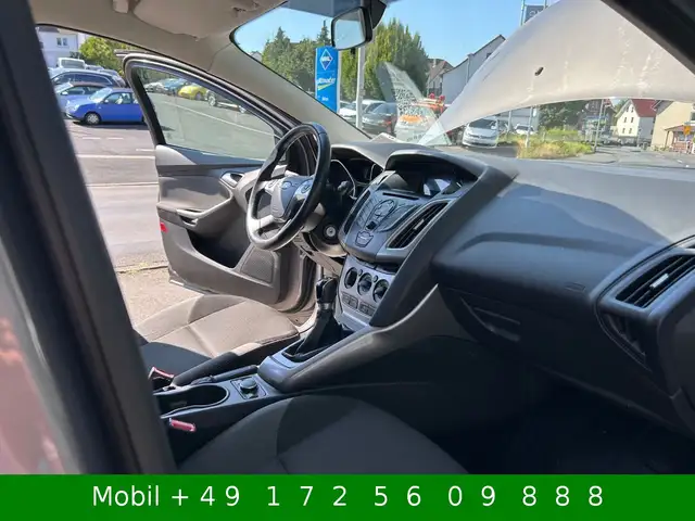 Ford Focus view 9