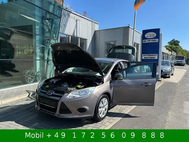 Ford Focus view 2