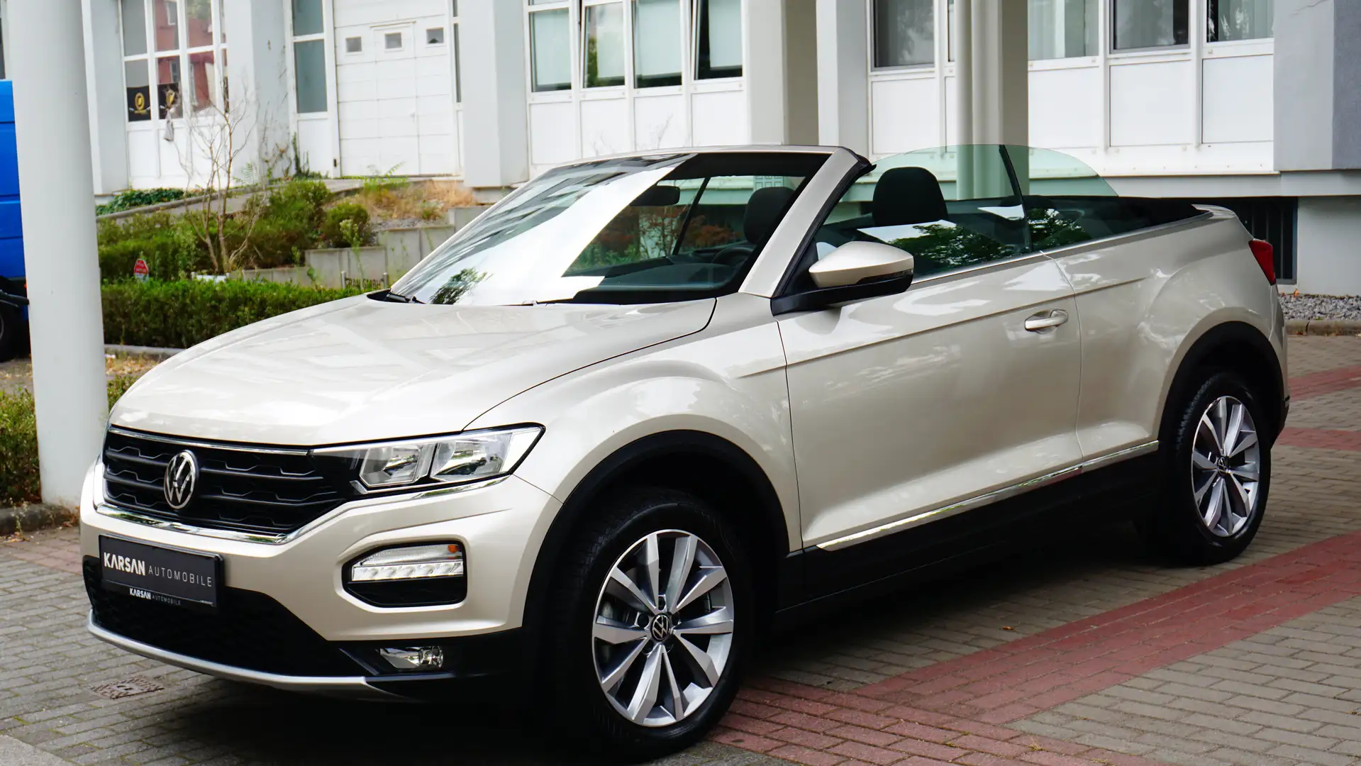 Volkswagen T-Roc Style/PDC/SHZ/LED/KLIMAA/EURO 6/USB/AUX/AHK Grau - 2