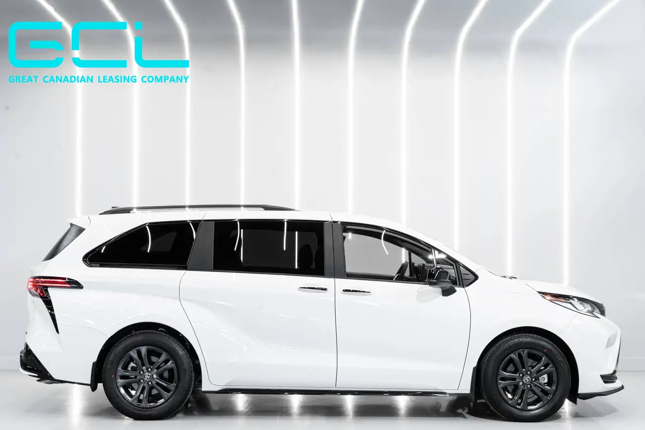 Toyota Sienna снимка Toyota Sienna