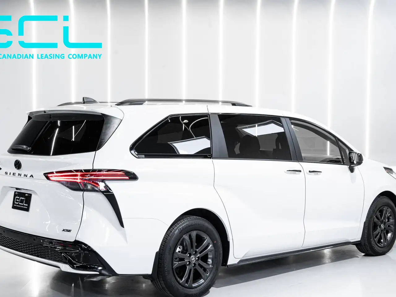 Toyota Sienna снимка Toyota Sienna