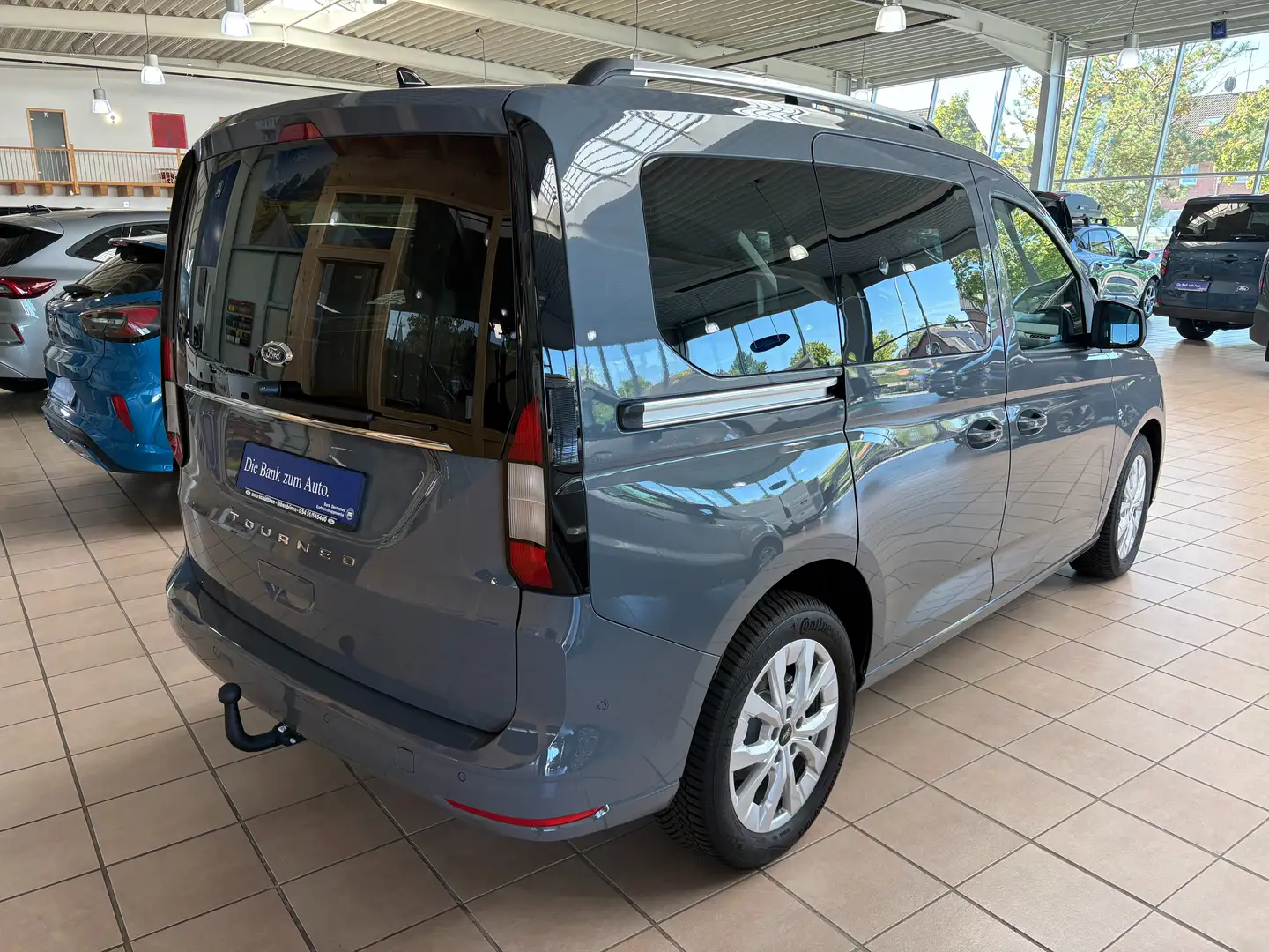 Ford Tourneo Connect 1.5 EcoBoost Aut. Titanium AHK, ACC, NAVI, SYNC4 Gris - 2