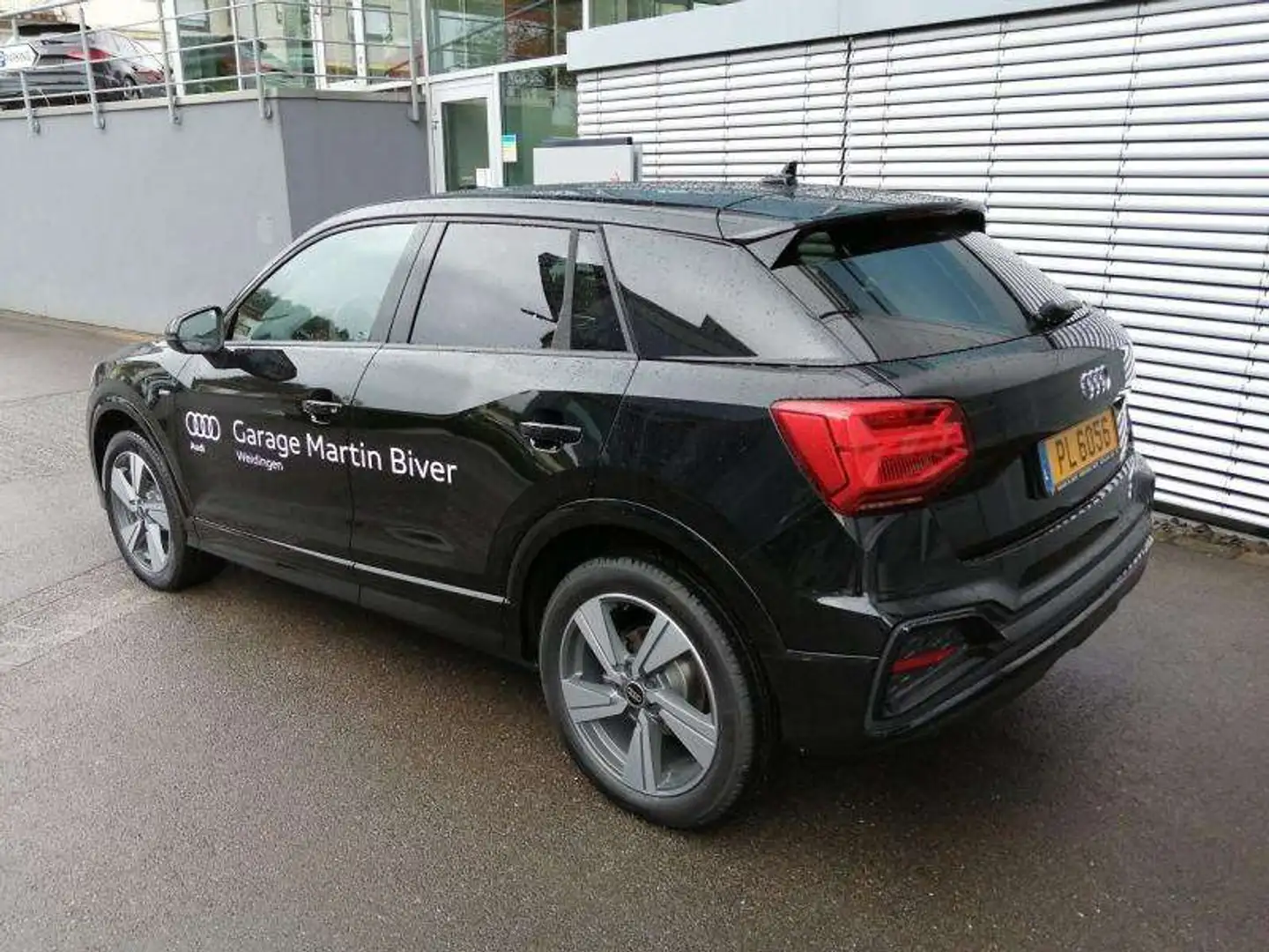 Audi Q2 S-line 35 TDI quattro s-tronic Zwart - 2