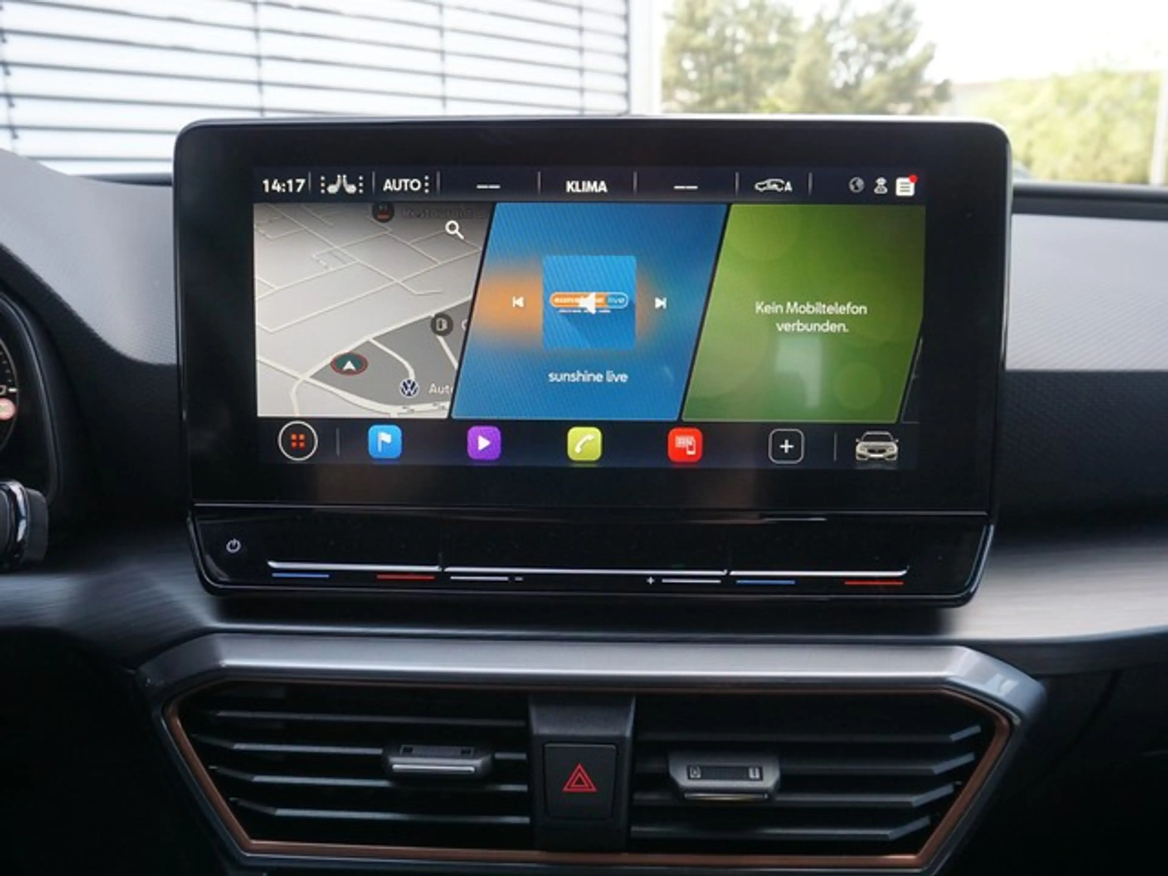 CUPRA Leon ST VZ 4Drive DSG LED AHK Navi AID ACC RFK SH 19" — photo 10