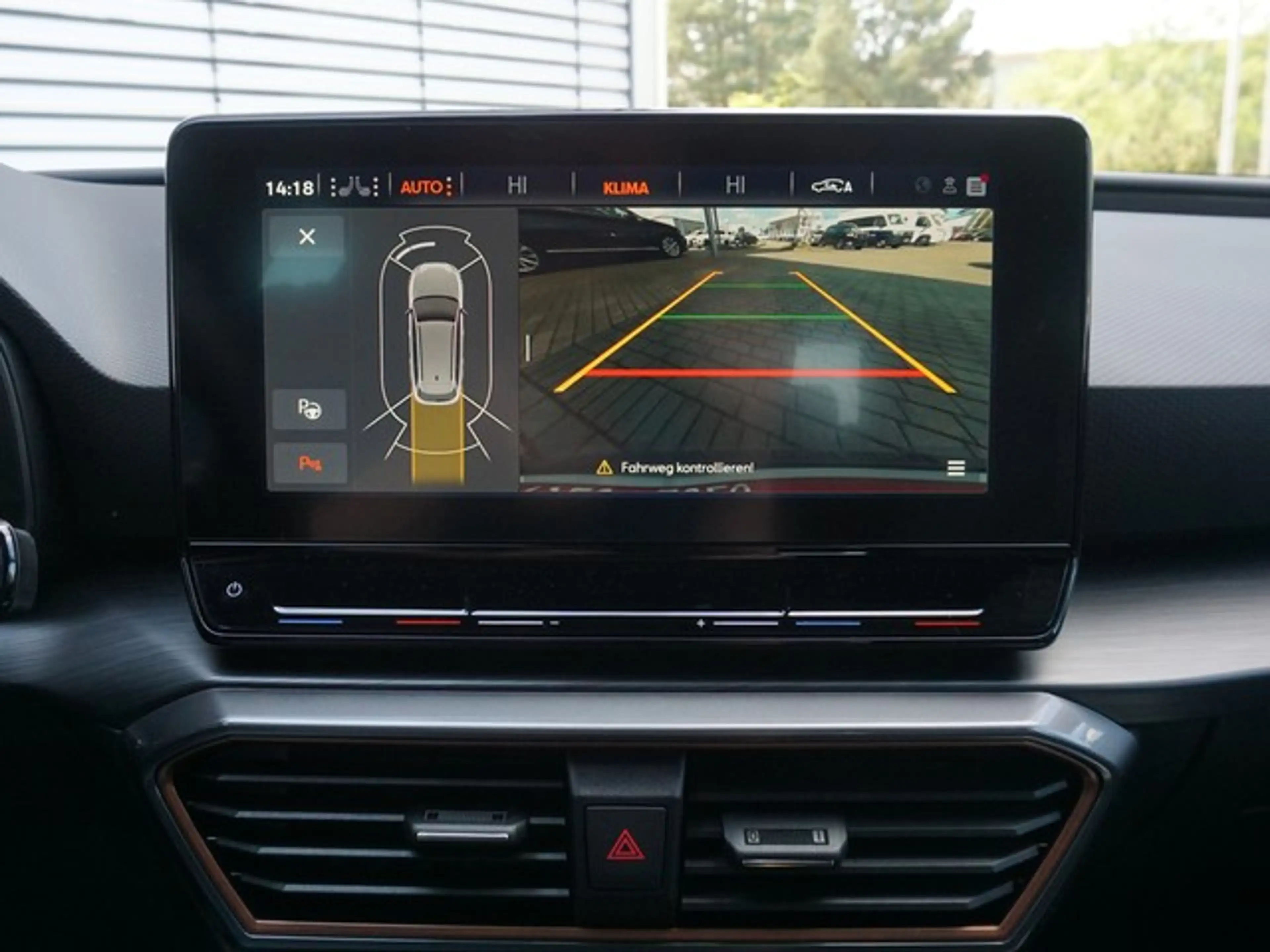 CUPRA Leon ST VZ 4Drive DSG LED AHK Navi AID ACC RFK SH 19" — photo 11