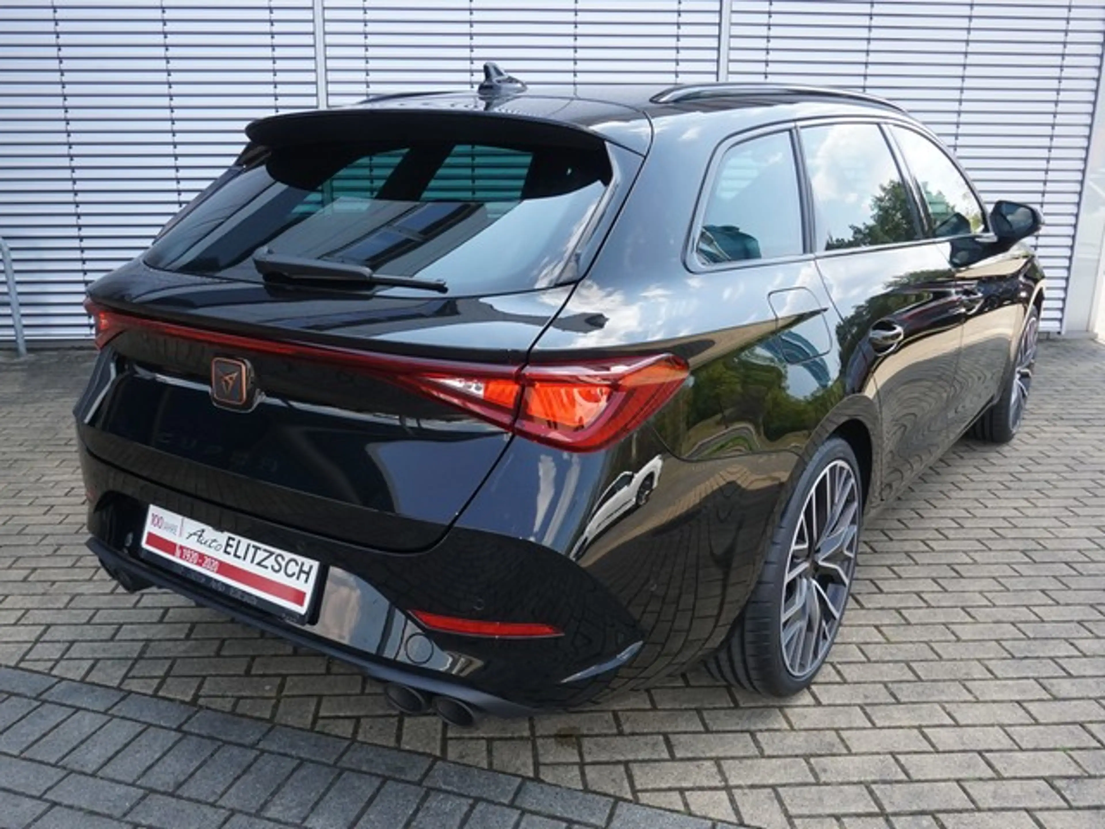 CUPRA Leon ST VZ 4Drive DSG LED AHK Navi AID ACC RFK SH 19" — photo 2