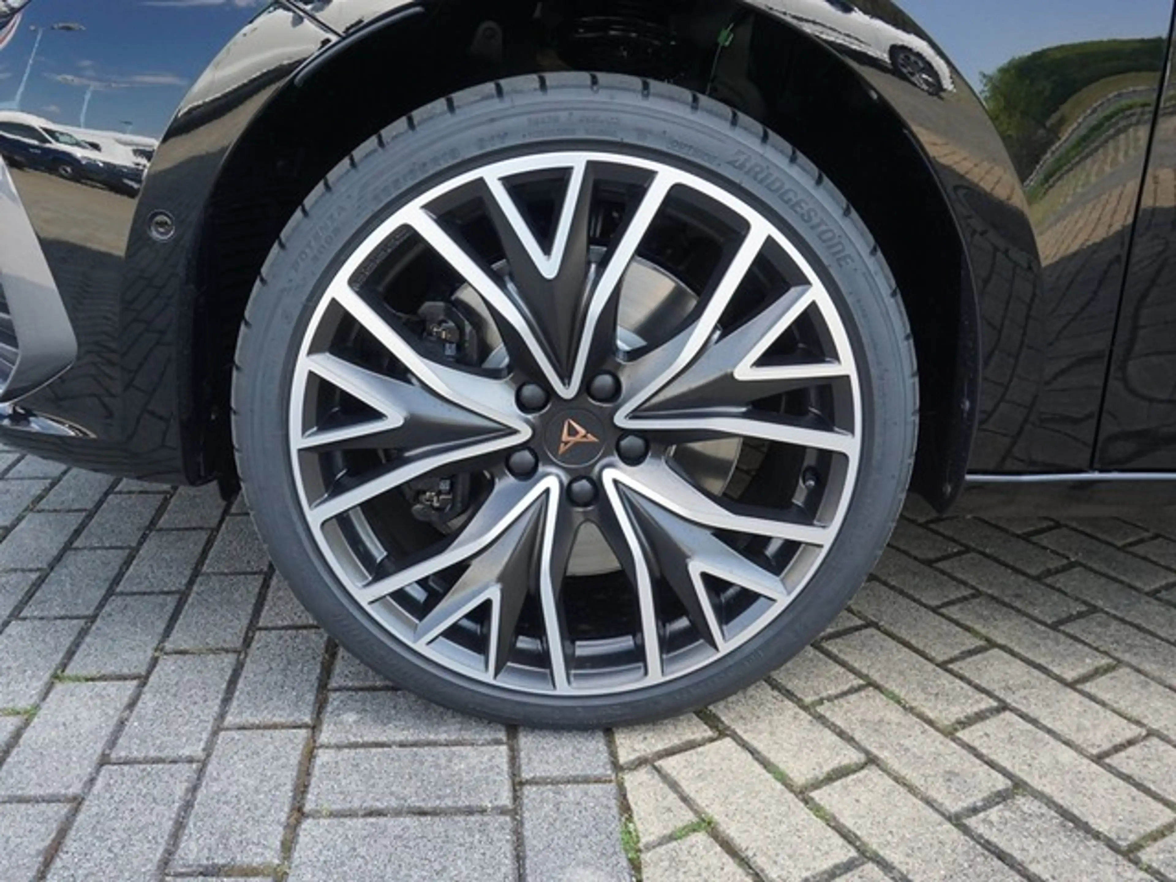CUPRA Leon ST VZ 4Drive DSG LED AHK Navi AID ACC RFK SH 19" — photo 3