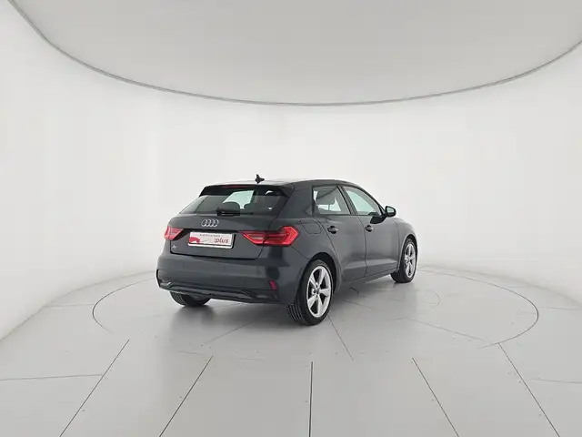 Audi A1 view 5