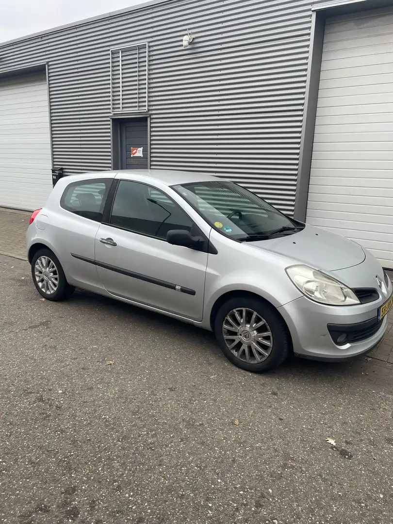 Renault Clio 1.2-16V Collection Grijs - 2