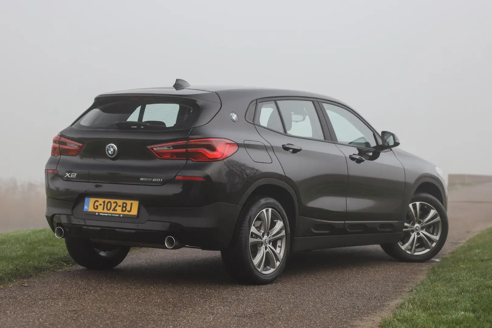 BMW X2 sDrive20i 192 PK Executive ✅ LED ✅ Head-Up ✅ Navi Noir - 2