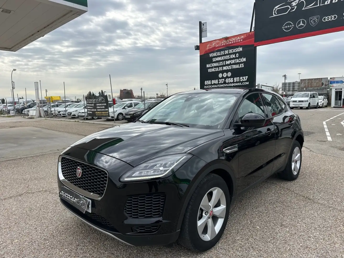 Jaguar E-Pace 2.0D I4 HSE AWD Aut. 150 Noir - 2