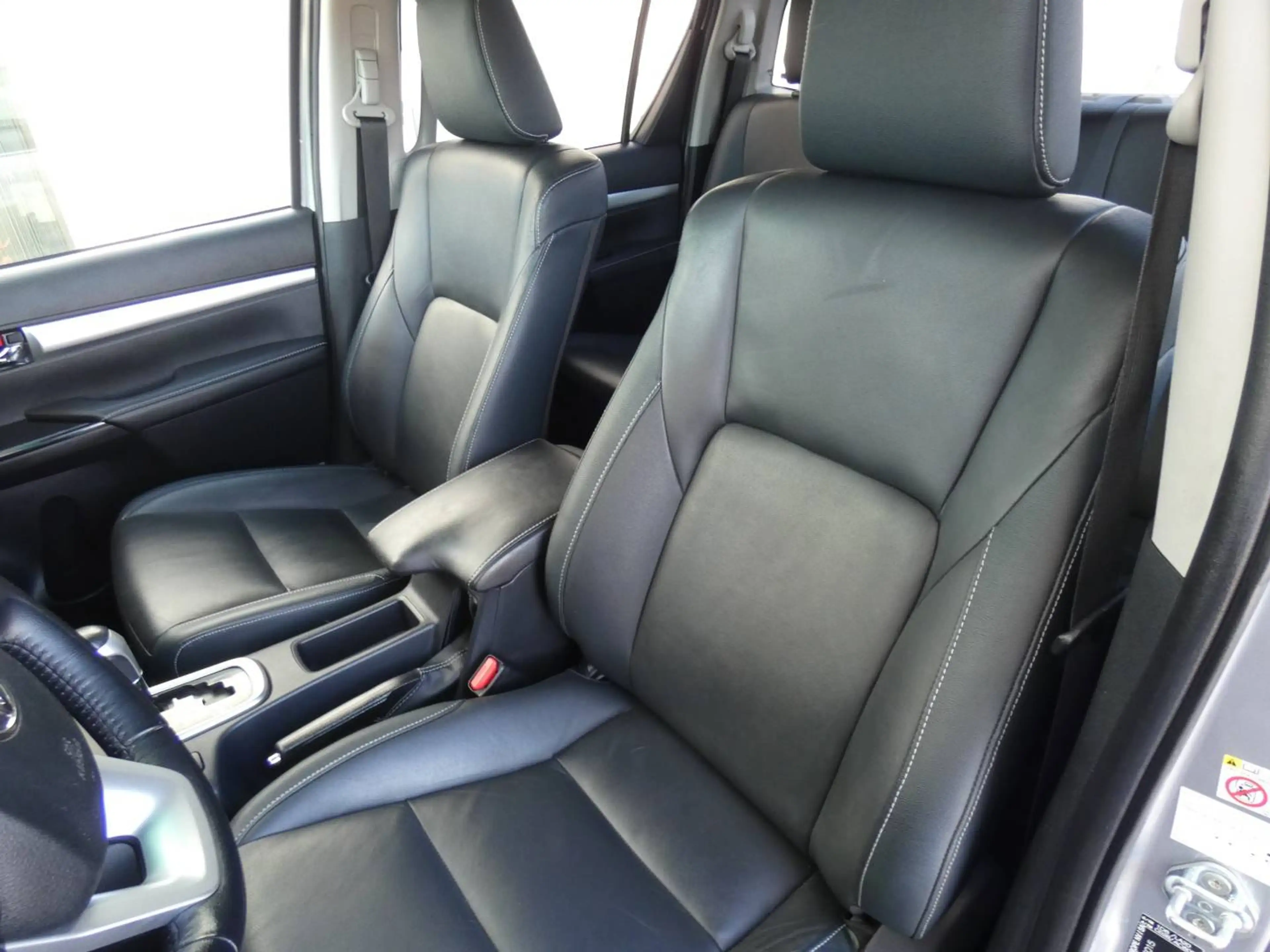 Toyota Hilux Automaat Lounge *27272+BTW* +3500kg Sleep +Roof rack +LEDER +Camera +Zetelverwarming +Xenon — photo 13