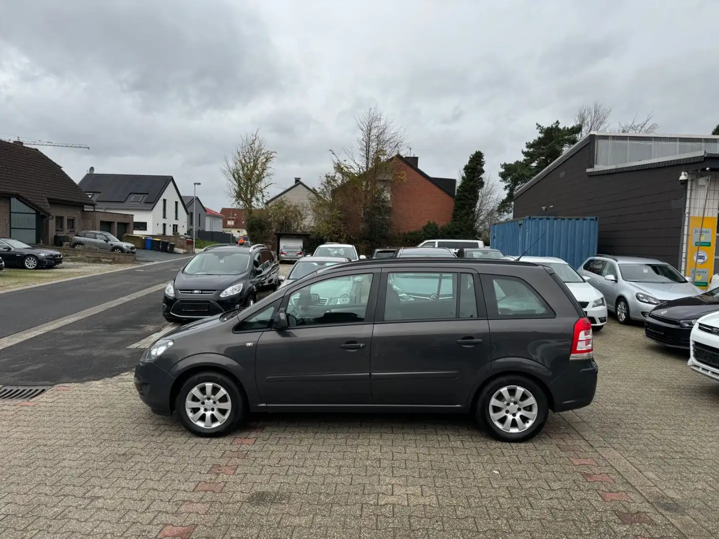Opel Zafira B Family 7-SITZER Tempo Klima 1.HAND Grau - 2