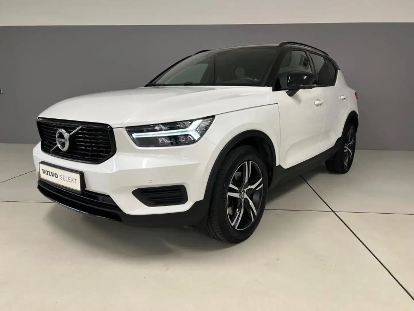 Volvo XC40 R-Design Blanc - 1