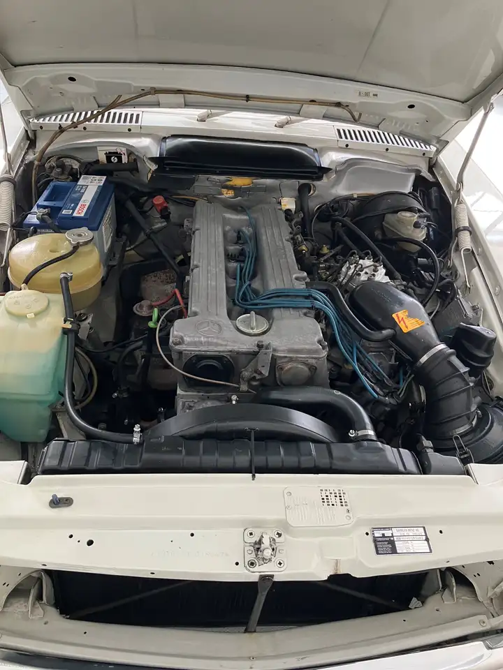Mercedes-Benz SL 280 Roadster, foto 4