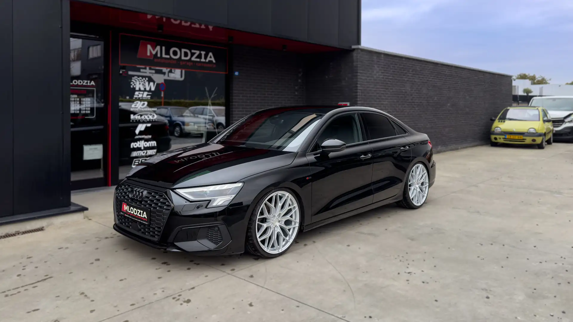 Audi A3 Limo S line Tuned VMAXX  20” Japan Racing RS SEA Noir - 1