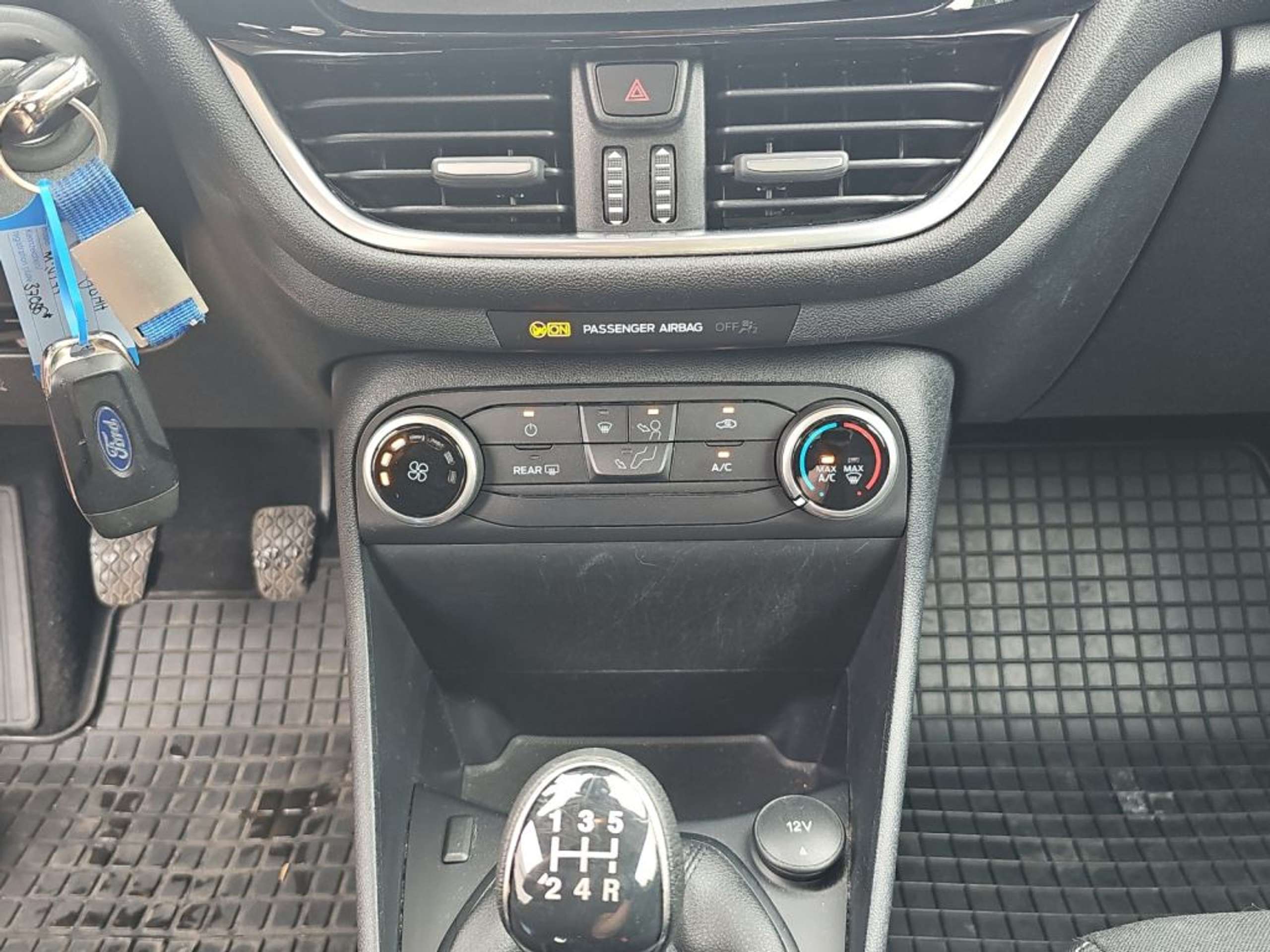 Fahrzeugabbildung Ford Fiesta 1.1 S&S TREND *KLIMA - mit KI generiert/bearbeitet