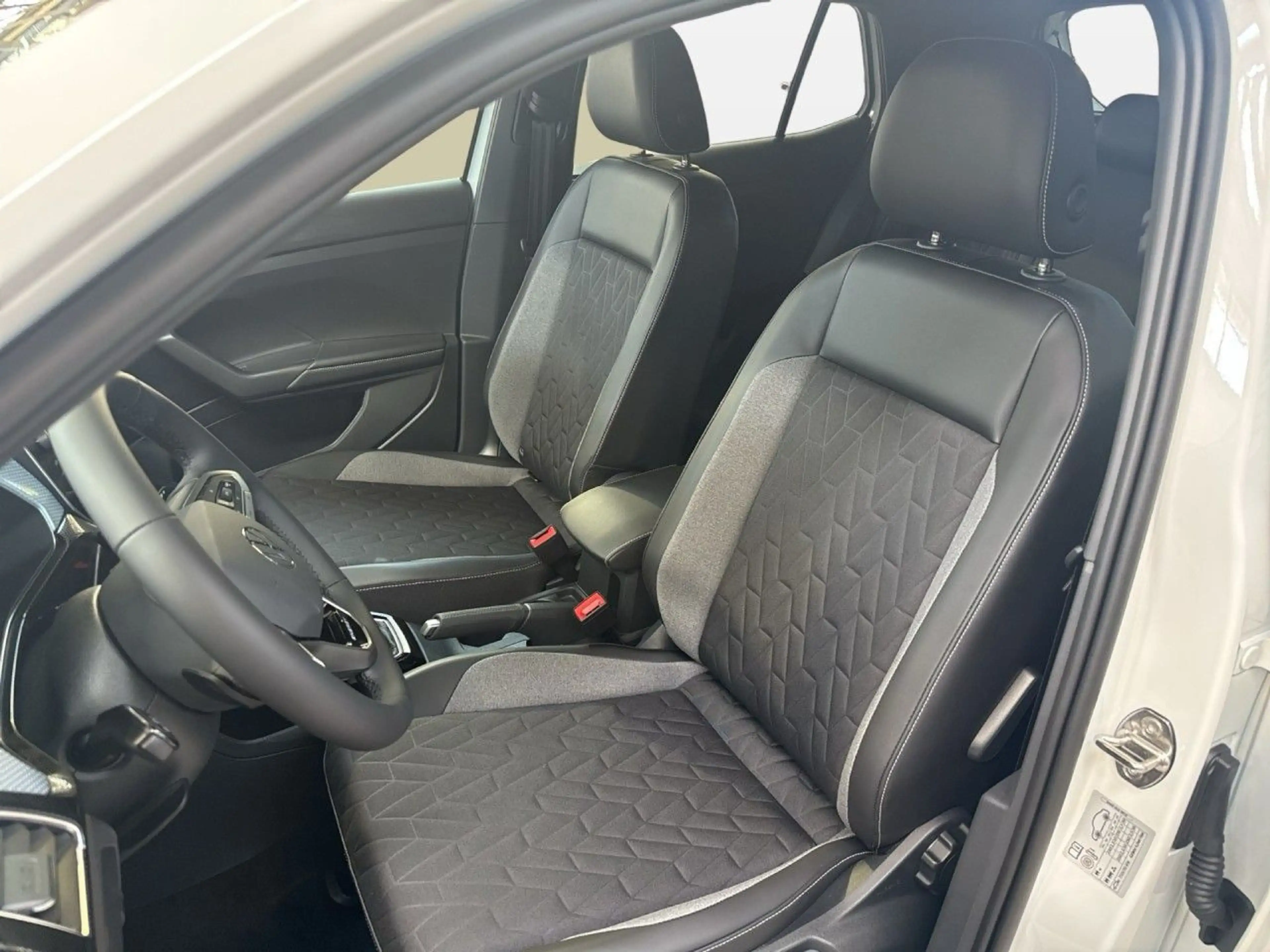 Volkswagen T-Cross Energy 1.0 l TSI 116 Ps 7-Gang-DSG — photo 7