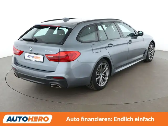 BMW 5 Series view 6