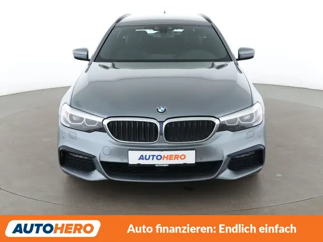BMW 5 Series view 9