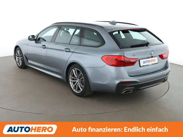 BMW 5 Series view 4