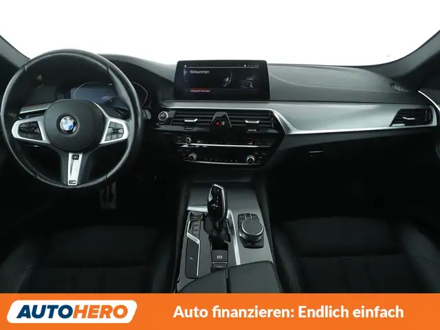BMW 5 Series view 12