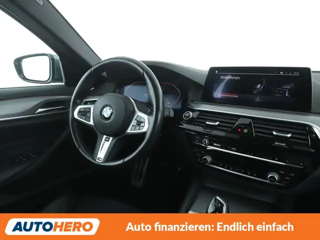 BMW 5 Series view 13