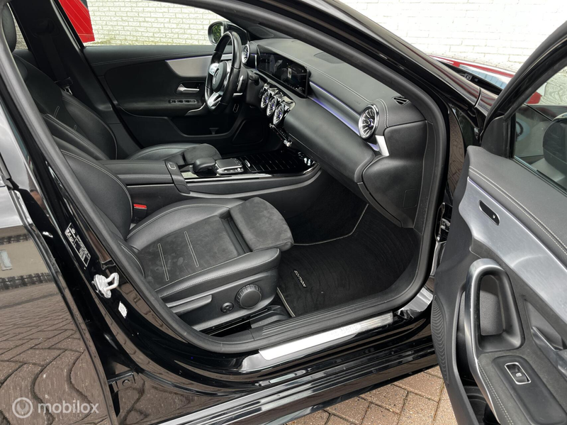 Mercedes-Benz A 200 AMG - PAKKET AUTOMAAT/CAMERA/LEER — photo 9