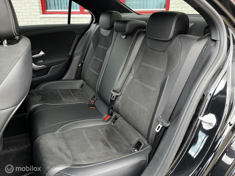 Mercedes-Benz A 200 AMG - PAKKET AUTOMAAT/CAMERA/LEER — photo 8