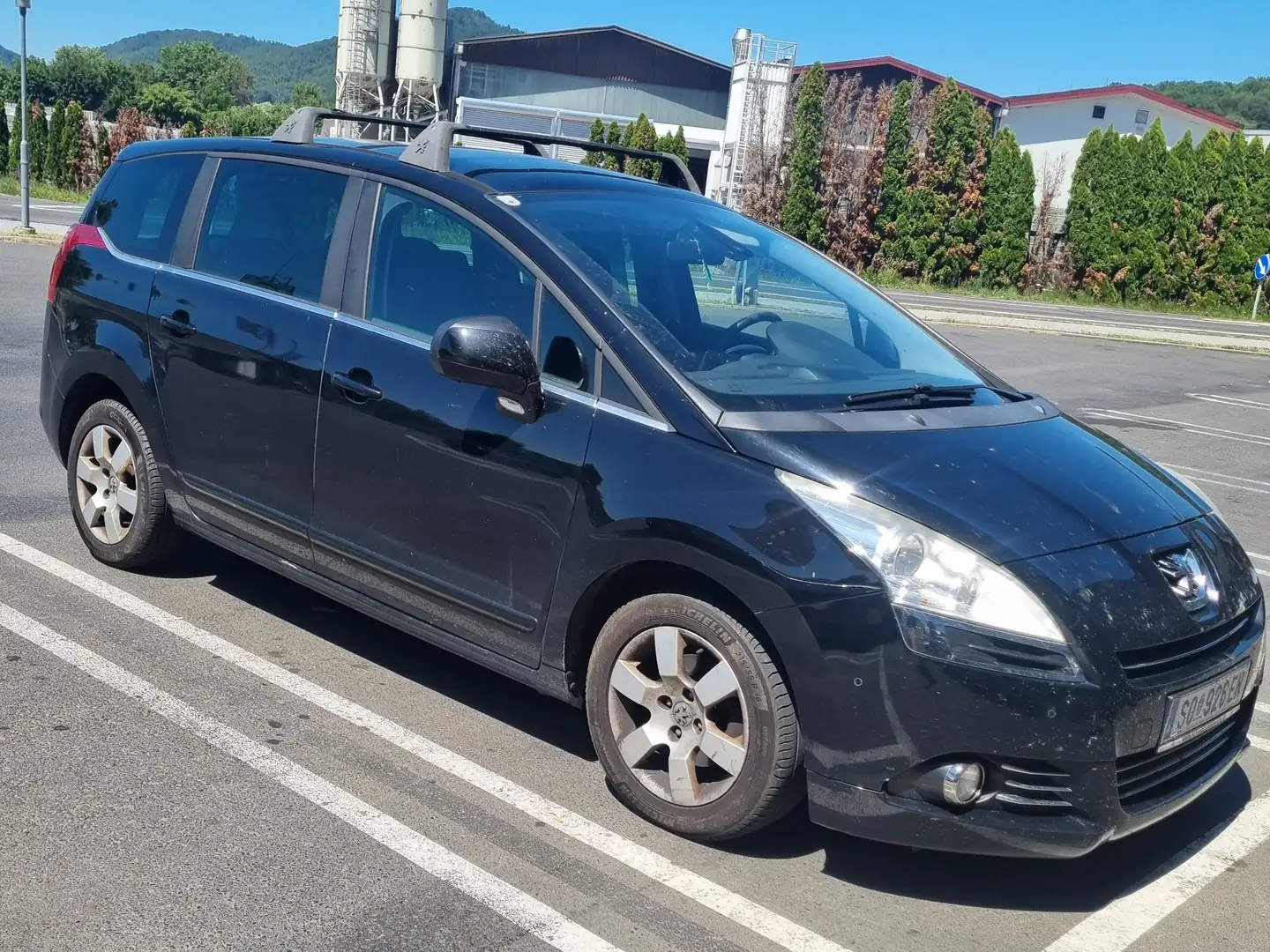 Peugeot 5008 5008 1,6 HDI 115 FAP Professional Line Schwarz - 1