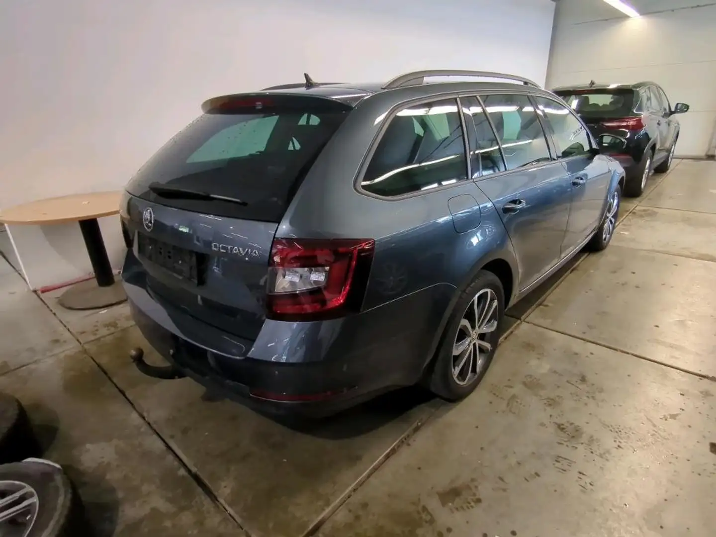Skoda Octavia 2.0 TDI Soleil Navi ACC RKam LED Grau - 2