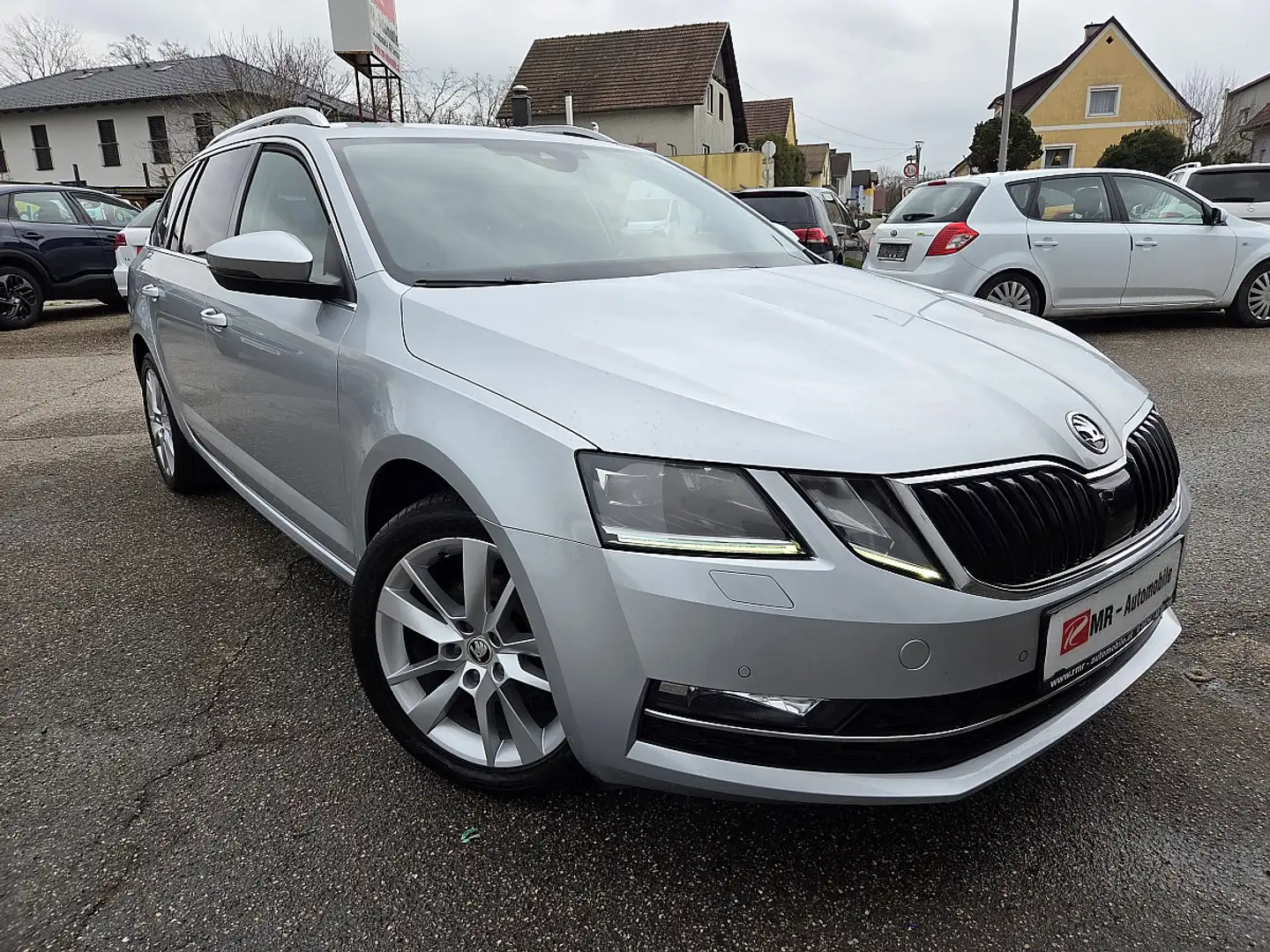 Skoda Octavia Combi 1,6 TDI Style DSG Grijs - 1