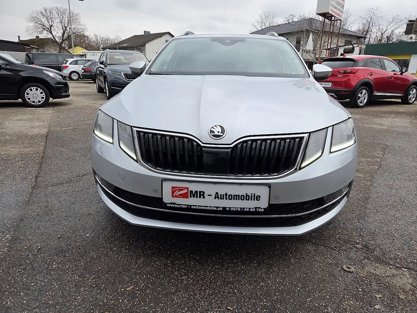 Skoda Octavia Combi 1,6 TDI Style DSG Grau - 2