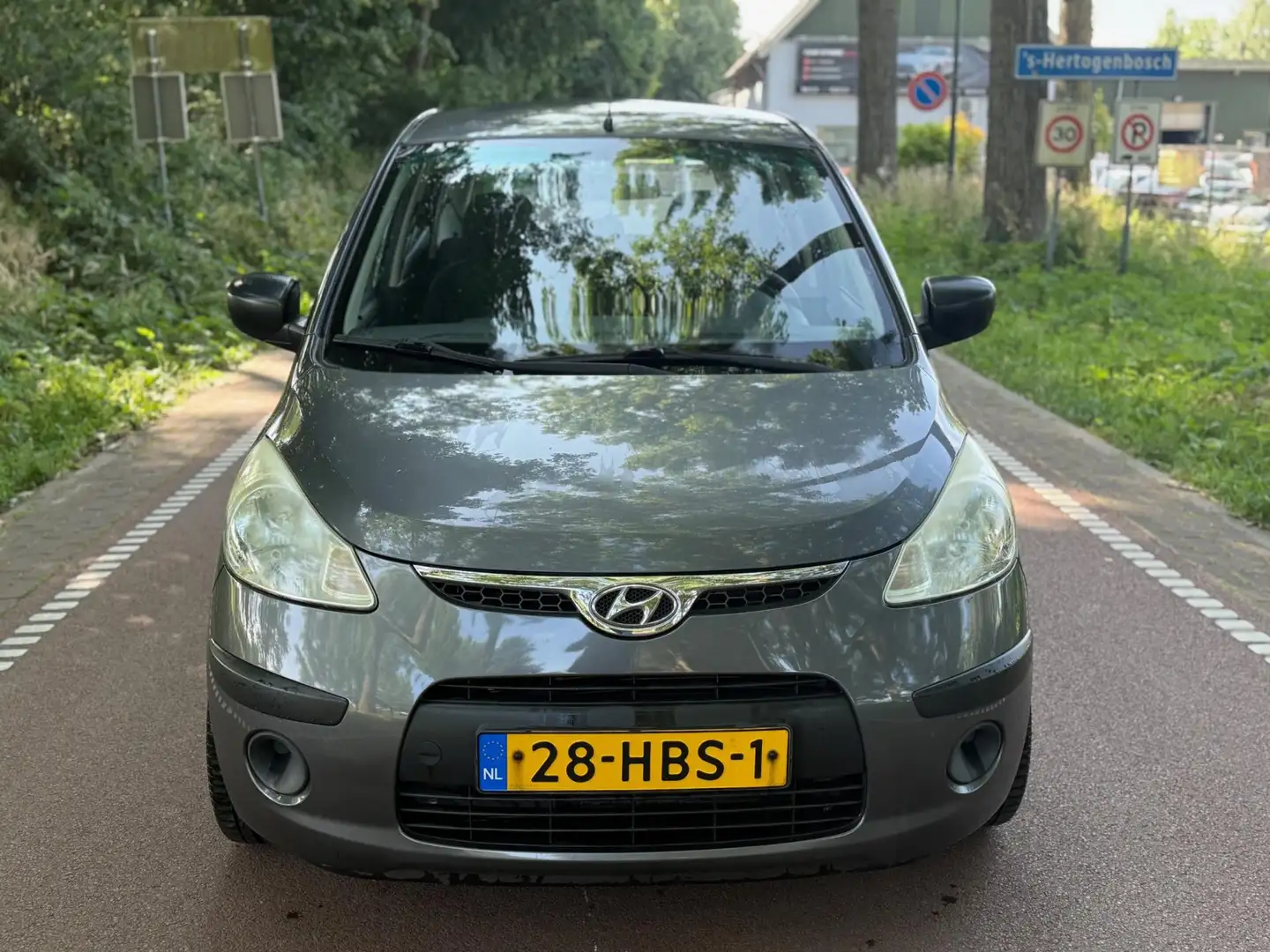 Hyundai i10 1.1 Active Cool AIRCO!APK!ZUING!KOOPJE! Grijs - 2