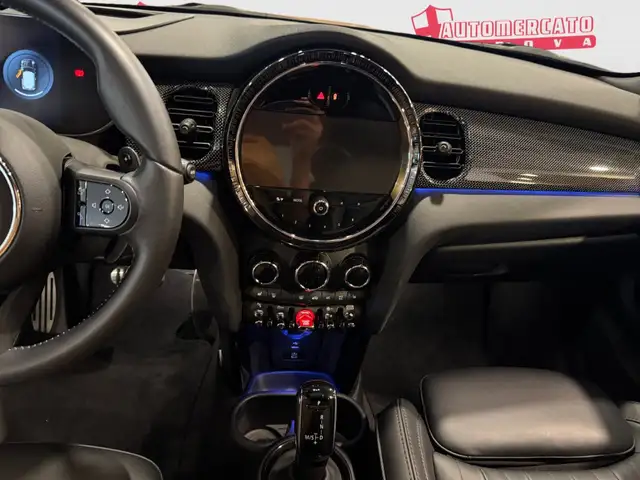 Mini Cooper view 10