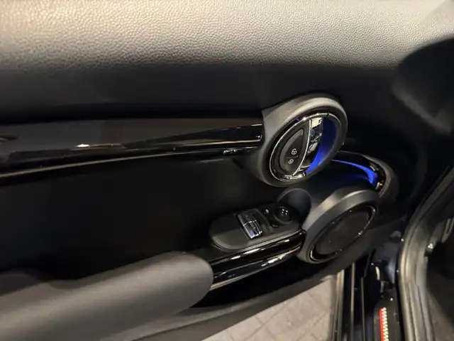 Mini Cooper view 9
