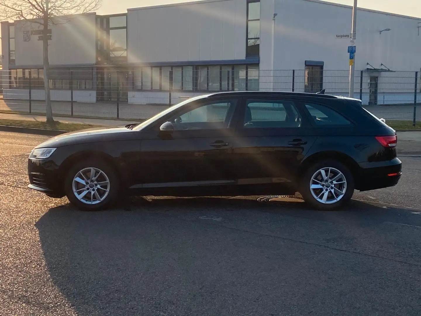 Audi A4 Avant basis*Autom.*Navi*Tempo* Zwart - 2