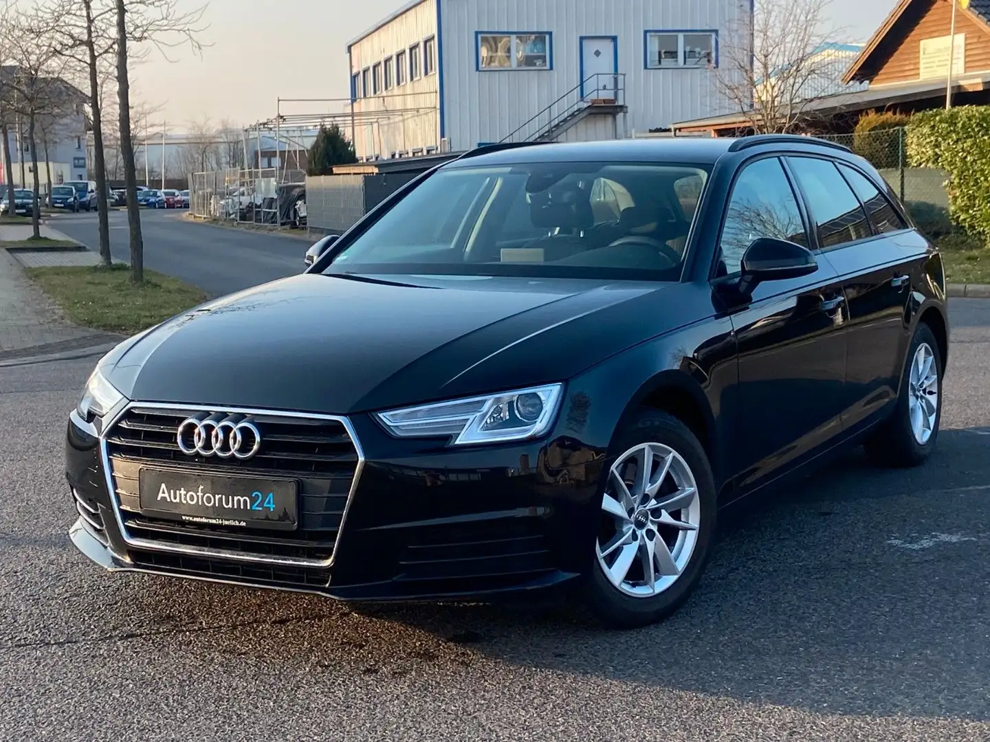 Audi A4 Avant basis*Autom.*Navi*Tempo* Zwart - 1