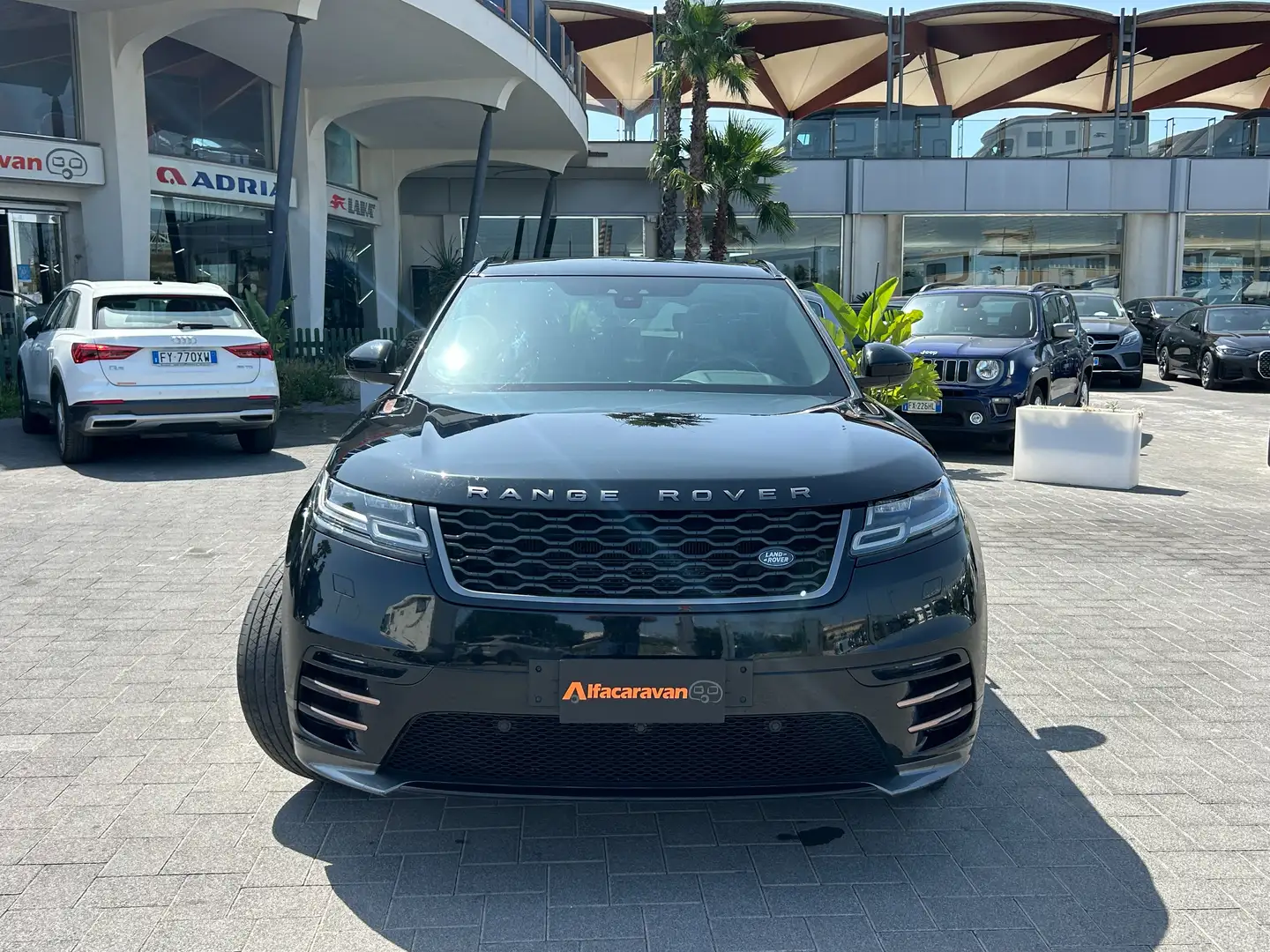 Land Rover Range Rover Velar Range Rover Velar 2.0 i4 R-Dynamic HSE 240cv auto Nero - 2