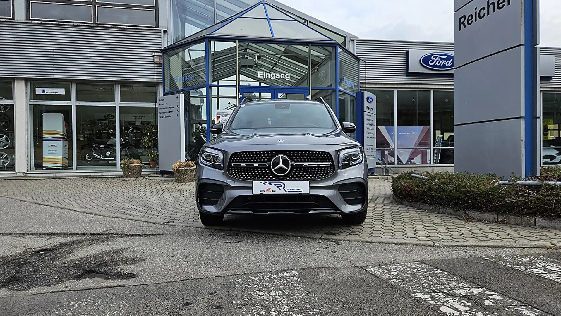 Mercedes-Benz GLB 200 d Aut. Grau - 2