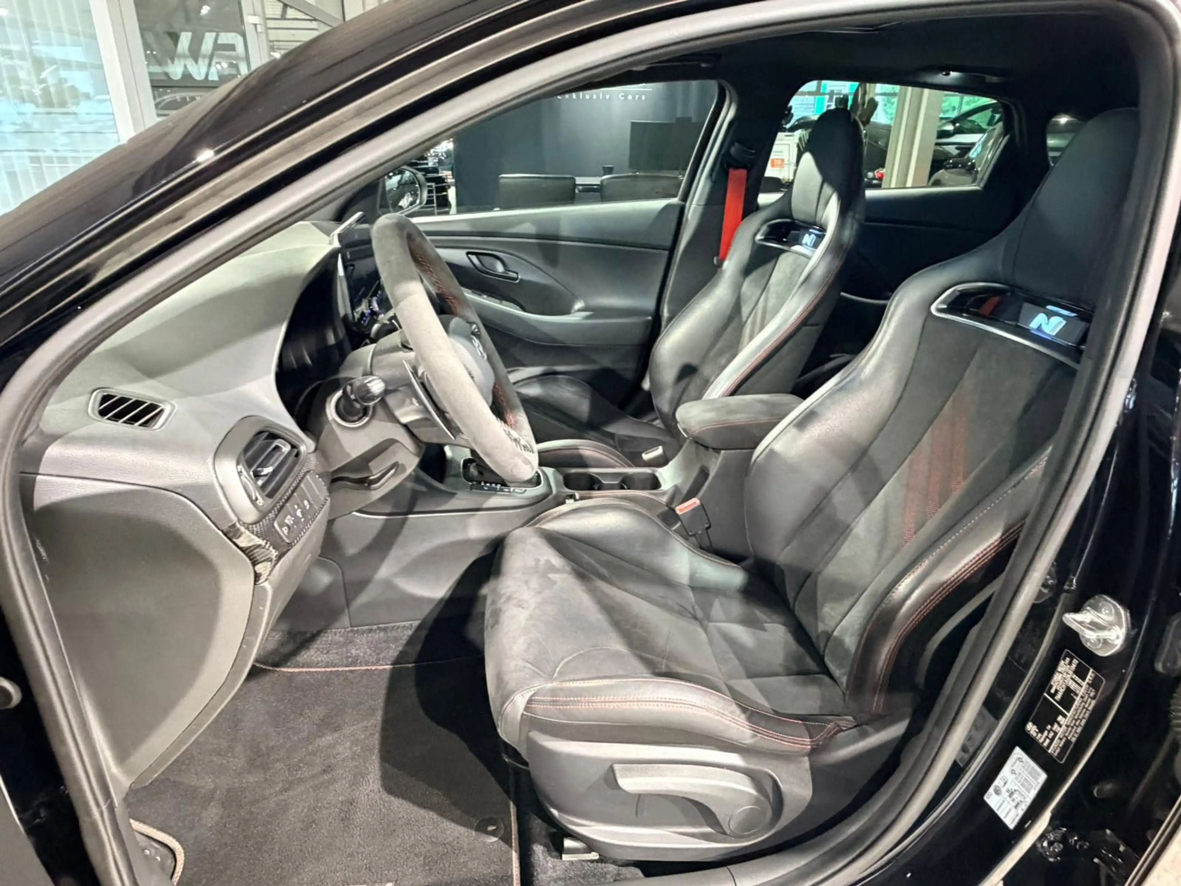 Hyundai i30 Fastback Drive-N NR 246/800 SCHALE*PANO*DCT* — photo 10