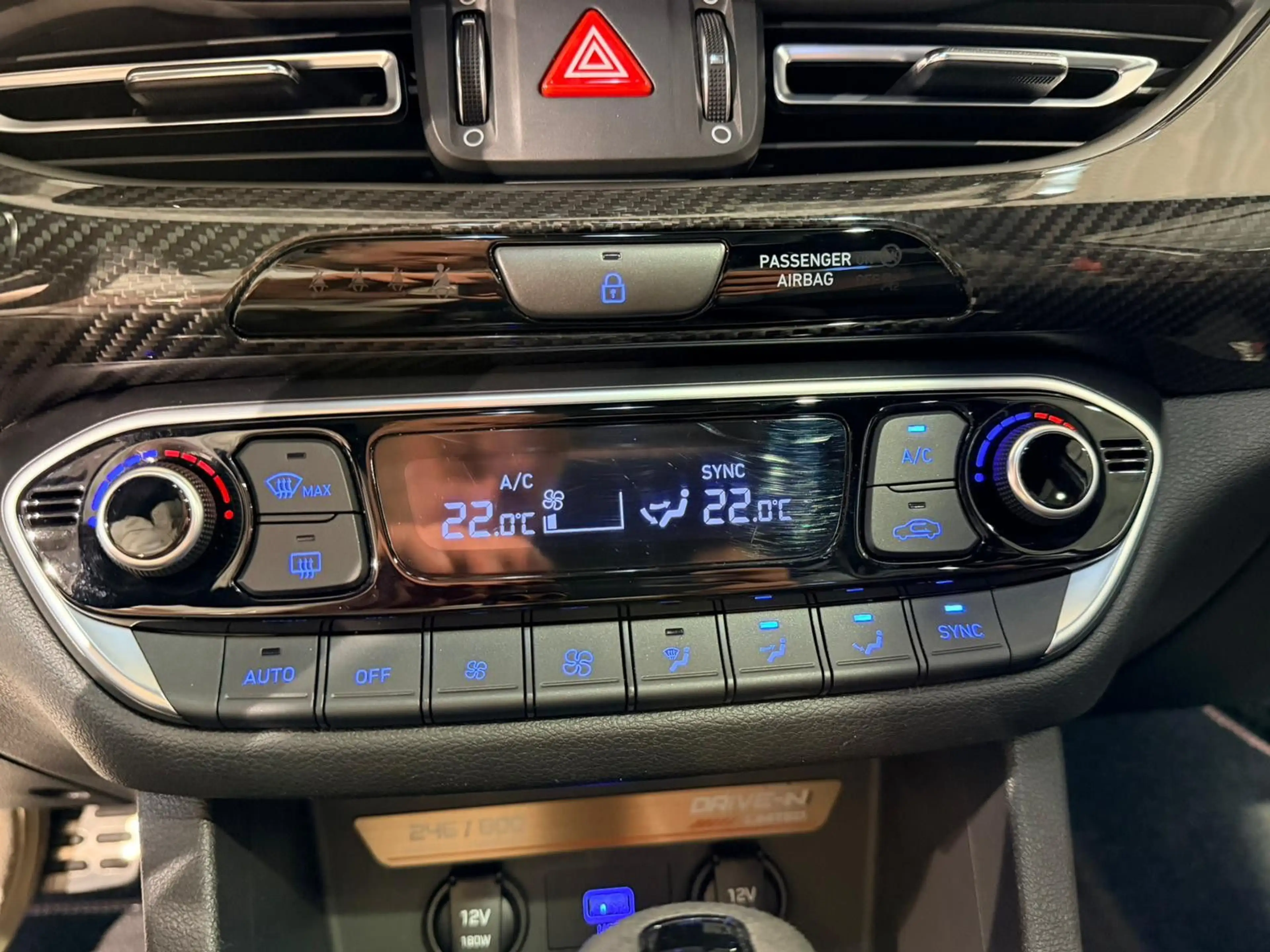 Hyundai i30 Fastback Drive-N NR 246/800 SCHALE*PANO*DCT* — photo 14