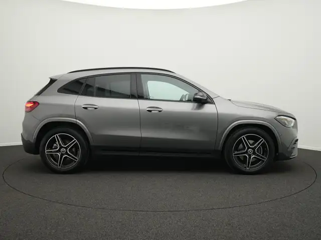Mercedes-Benz Gla view 5