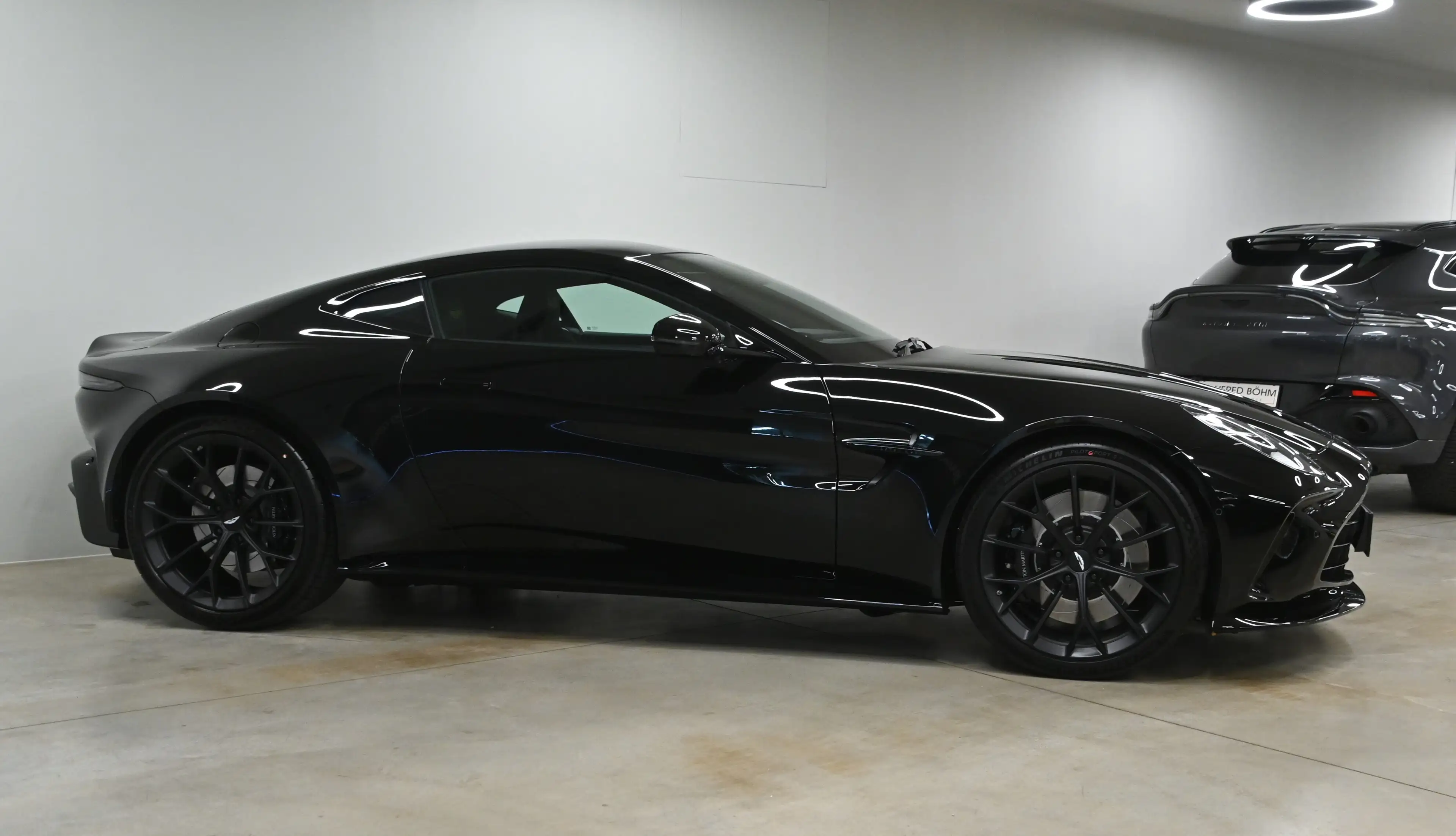 Aston Martin Vantage Vantage Coupe — photo 10
